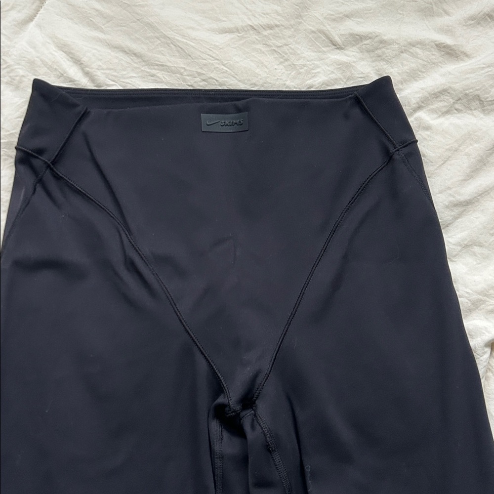 NikeSKIMS VLINE 26”LEGGING - Picture 5 of 6